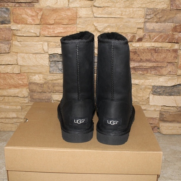 NIB UGG Waterproof Leather Shearling Classic Short Shearling Lined Boots Black - Picture 6 of 9